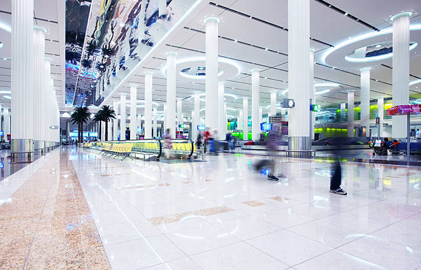 스트르셰도체스키 airport - dubai united arab emirates airport indoors 뉴스 사진 이미지