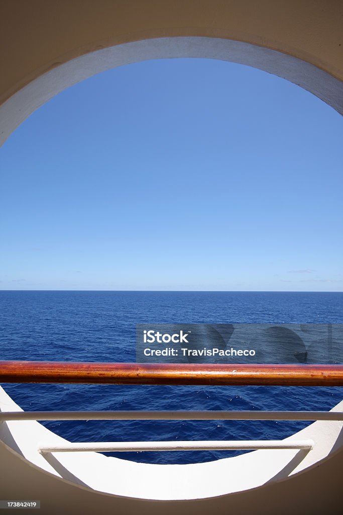 Иллюминатор - Стоковые фото Круизное судно роялти-фри