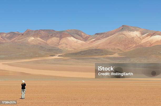 Foto de Assista A Montanha Dos Sete Cores Bolívia e mais fotos de stock de Admiração - Admiração, Adulto, América do Sul