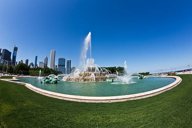 istock Buckingham Fountain downtown Chicago 173845138
