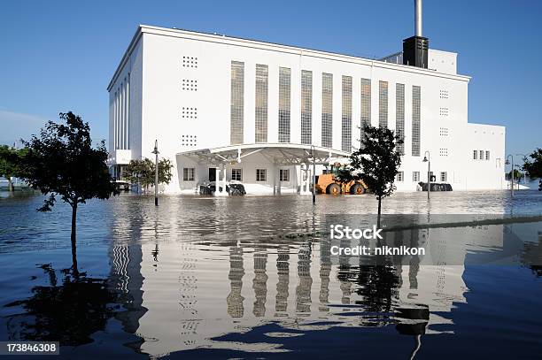 Ilumina Edificio Foto de stock y más banco de imágenes de Inundación - Inundación, Arquitectura exterior, Iowa