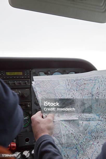 Na Pokładzie Air Navigationczytanie Mapy - zdjęcia stockowe i więcej obrazów Chmura - Chmura, Czytać, Deska rozdzielcza