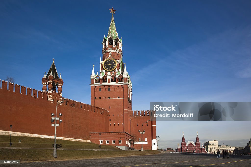 A Torre Spasskaya na Praça Vermelha (XXXL - Foto de stock de Alto - Descrição Geral royalty-free