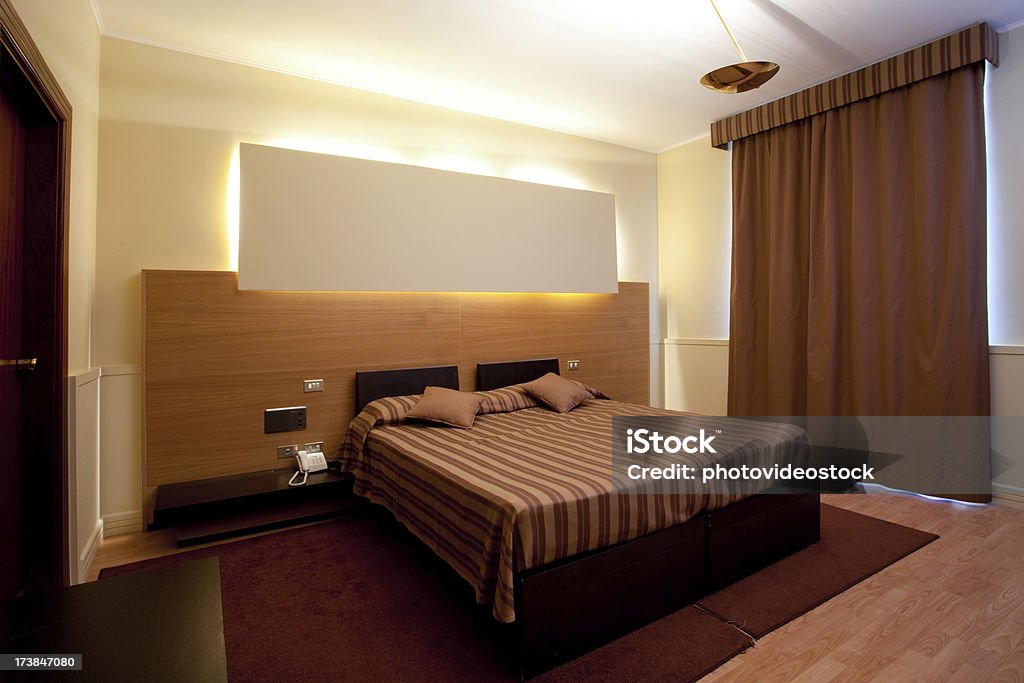 Luxuoso Quarto de Hotel - Royalty-free Almofada - Roupa de Cama Foto de stock