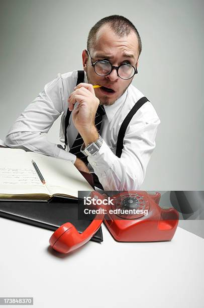 Officeman Foto de stock y más banco de imágenes de Aburrimiento - Aburrimiento, Angustiado, Colgar el teléfono