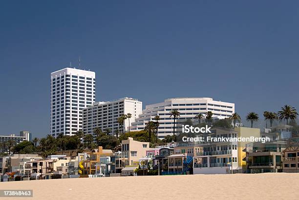 Santa Monica - Fotografias de stock e mais imagens de Santa Monica Pier - Santa Monica Pier, Apartamento, Areia