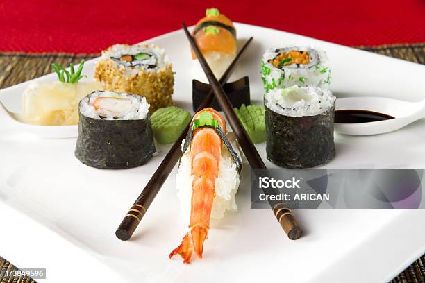 寿司皿 - にぎり寿司のストックフォトや画像を多数ご用意 - にぎり寿司, コンセプト, ライフスタイル