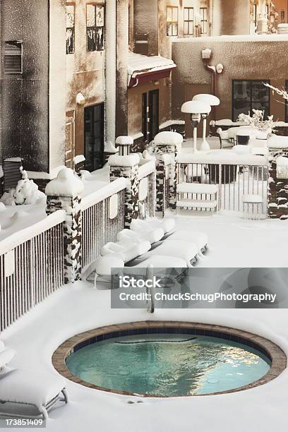 Hotelspapool Schnee Winter Storm Stockfoto und mehr Bilder von Schnee - Schnee, Schwimmbecken, Sauna