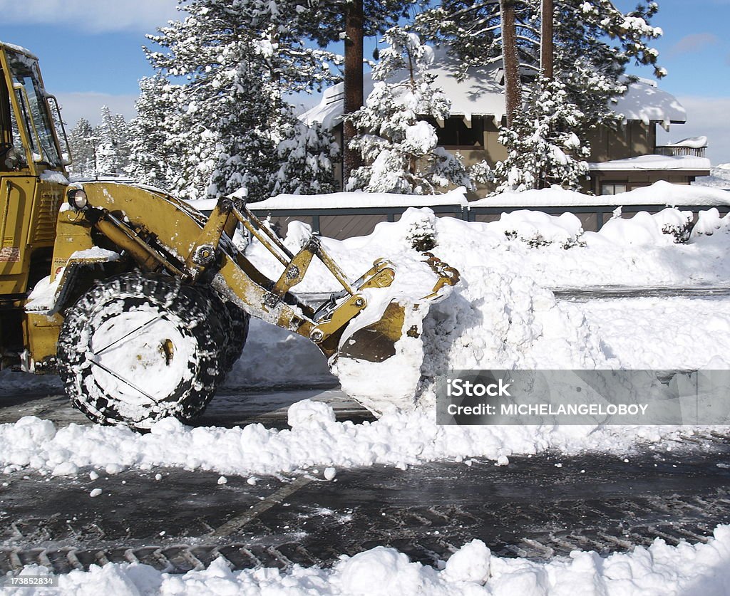 Tractor amarillo eliminación de nieve - Foto de stock de Amarillo - Color libre de derechos