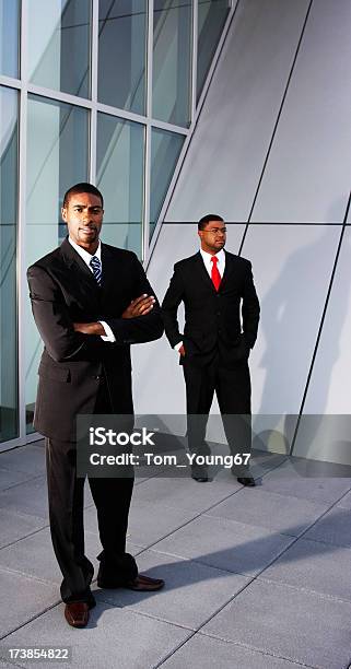 Zwei Geschäftsleute Stockfoto und mehr Bilder von Afrikanischer Abstammung - Afrikanischer Abstammung, Afro-amerikanischer Herkunft, Anzug