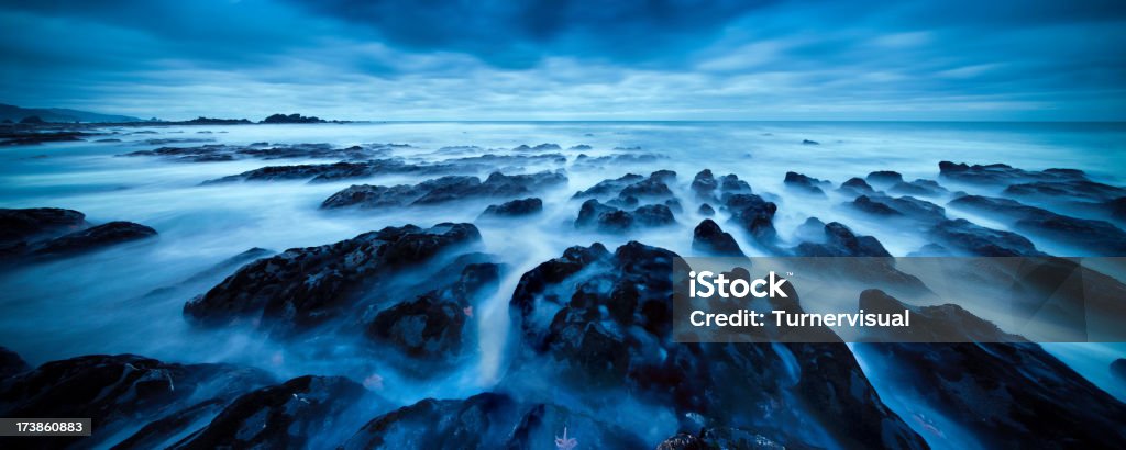 Panorama de paisaje marino de roca - Foto de stock de Agua libre de derechos