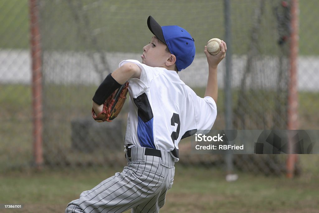 Молодой Бейсболист - Стоковые фото Бейсбол роялти-фри