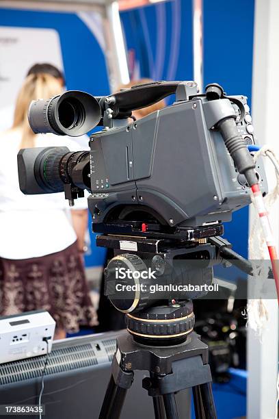 Cámara En Estudio Foto de stock y más banco de imágenes de Acontecimiento - Acontecimiento, Apuntar, Comunicación