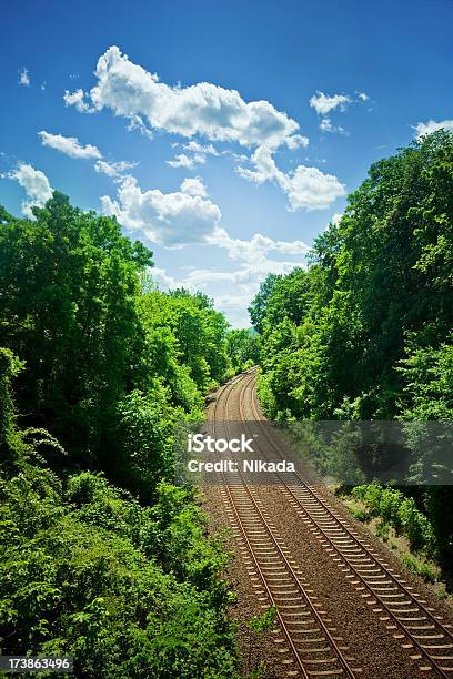 Tor Kolejowy - zdjęcia stockowe i więcej obrazów Chmura - Chmura, Droga, Droga jednopasmowa