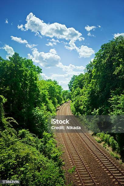 Foto de Trilho De Trem e mais fotos de stock de Aço - Aço, Cena de tranquilidade, Cloudscape