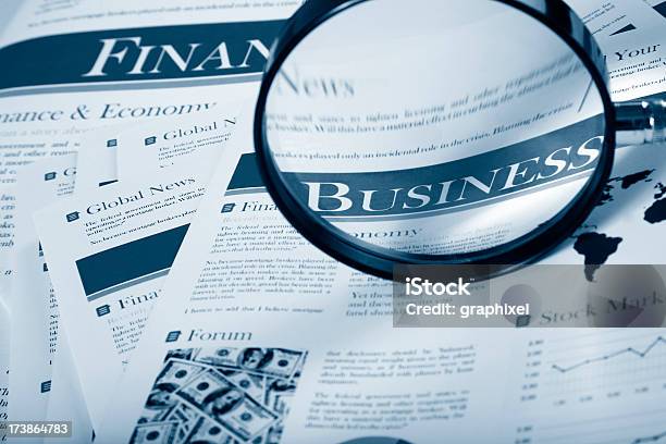 Businesszeitung Stockfoto und mehr Bilder von Analysieren - Analysieren, Berufliche Beschäftigung, Bildschärfe