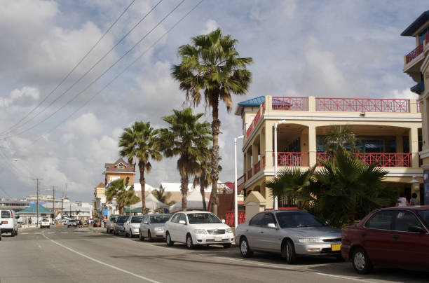 ジョージタウンのグランドケイマン - cayman islands street georgetown cayman islands grand cayman ストックフォトと画像