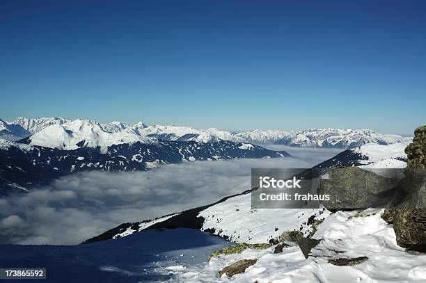 Paisagem De Inverno - Fotografias de stock e mais imagens de Alpes Europeus - Alpes Europeus, Ao Ar Livre, Aventura