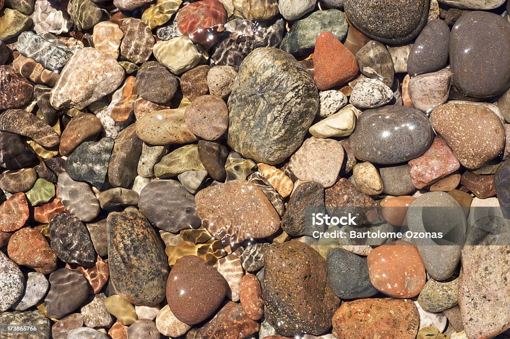 Redondo piedras en el agua - Foto de stock de Agua libre de derechos