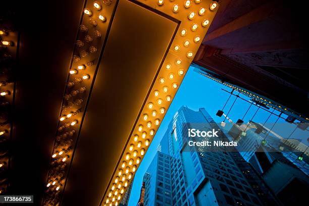 Edificios De Times Square Foto de stock y más banco de imágenes de Broadway - Manhattan - Broadway - Manhattan, Ciudad de Nueva York, Calle principal - Calle