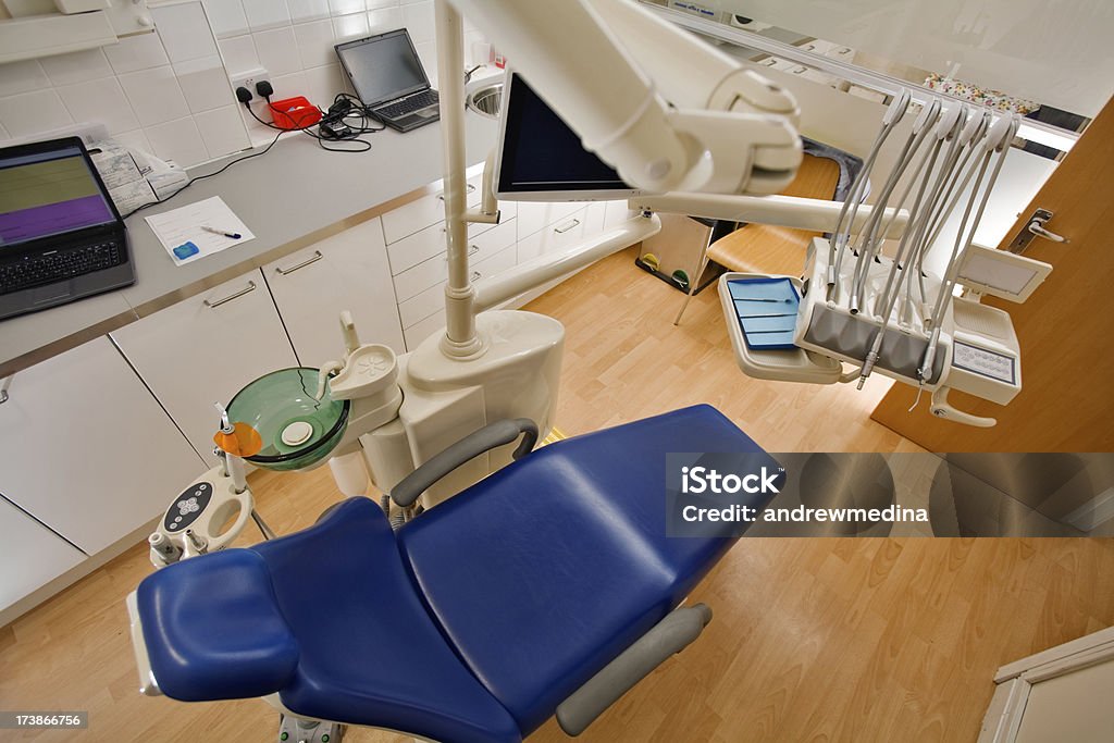 Consultorio dental-Vista alternativa - Foto de stock de Consultorio médico libre de derechos