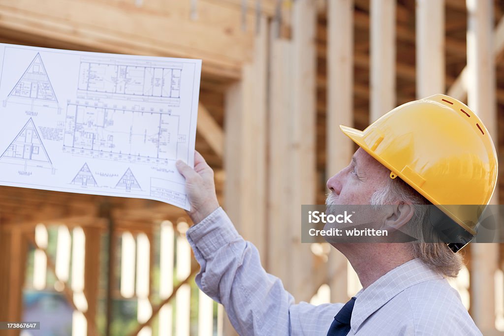 Homem trabalhando na construção de site (XXL - Royalty-free Adulto Foto de stock