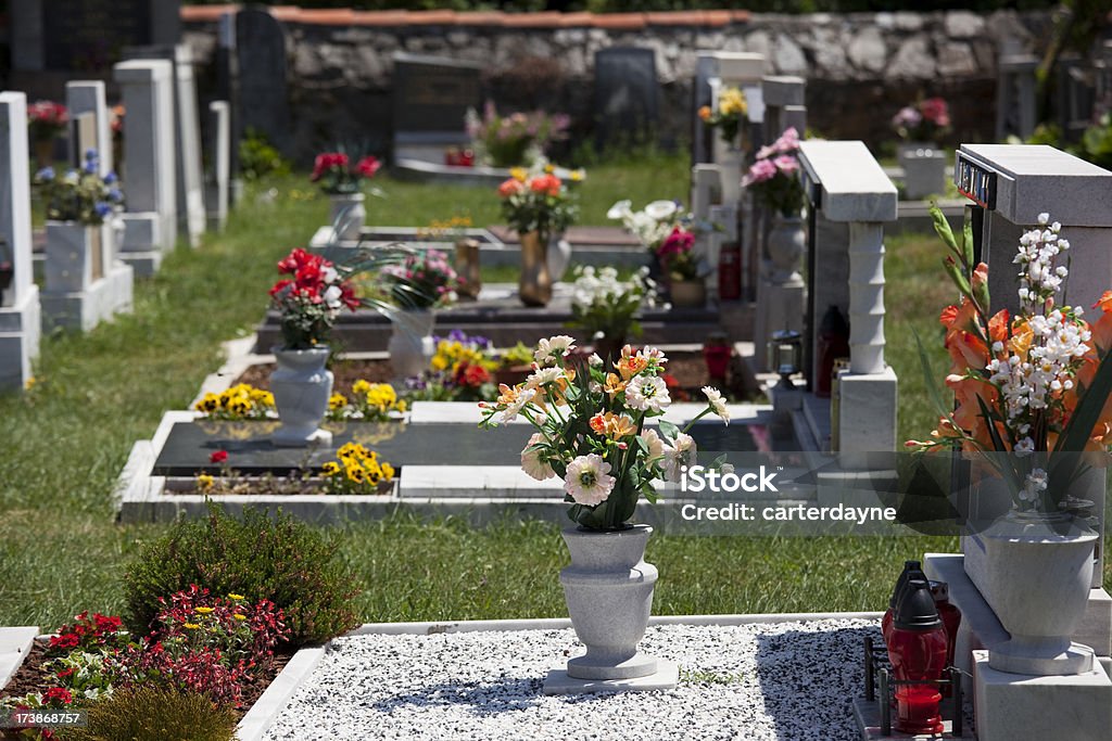 La Slovénie Cimetière avec des fleurs et et cimetières - Photo de 2000-2009 libre de droits