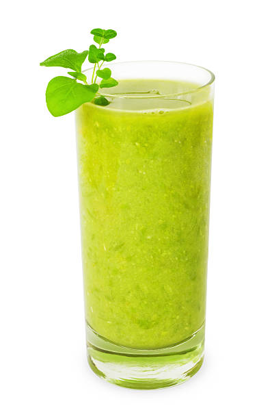 smoothie vert - green smoothie vegetable juice fruit photos et images de collection