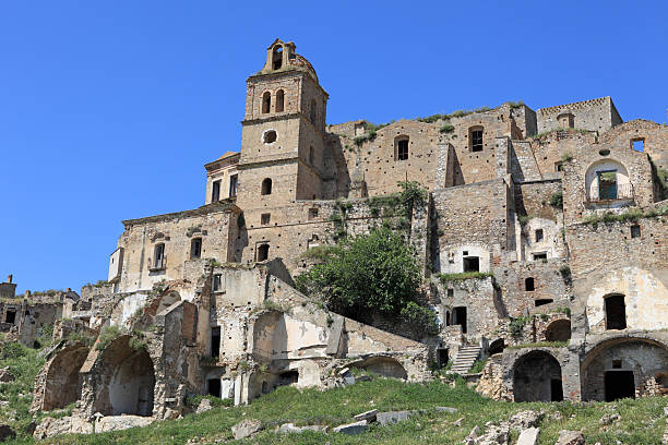 istock Craco - abandoned village in Basilicata 173873102