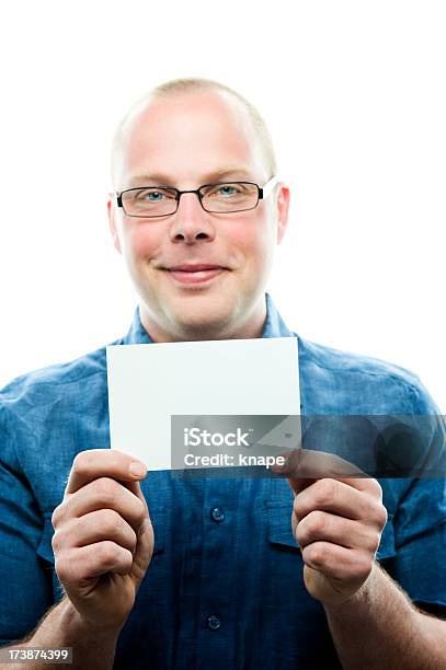 Homem Segurando Placa Em Branco - Fotografias de stock e mais imagens de Adulto - Adulto, Azul, Branco