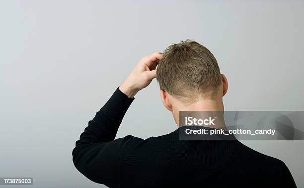 Mann Kratzer Head Stockfoto und mehr Bilder von Männer - Männer, Nur Männer, Rückansicht
