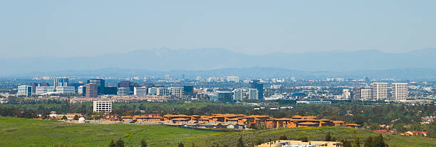 condado de orange city skylines vista - county california orange mt irvine imagens e fotografias de stock