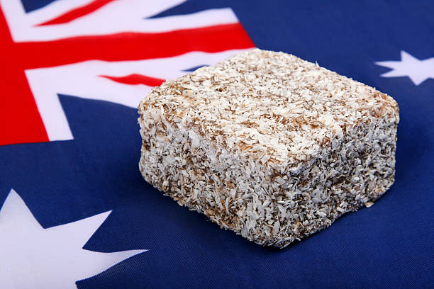 オーストラリアラミントン料理にオーストラリア国旗 - lamingtons australia australia day celebration ストックフォトと画像