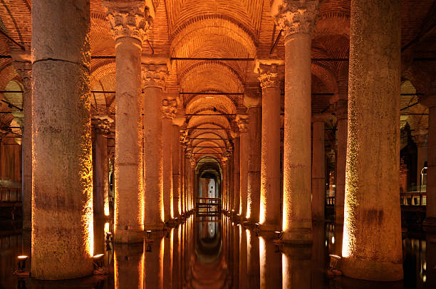 basilika-zisterne, istanbul, türkei - istanbul yerebatan saray reflection turkey stock-fotos und bilder