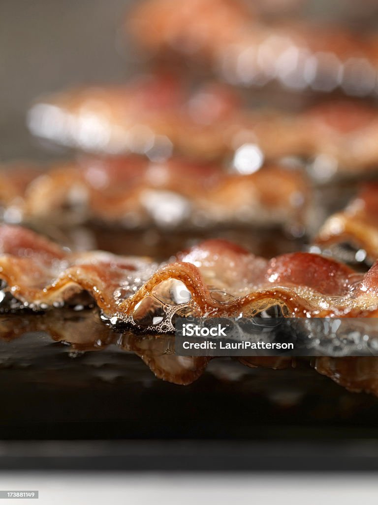 Bacon Frying auf dem Grill - Lizenzfrei Speck Stock-Foto