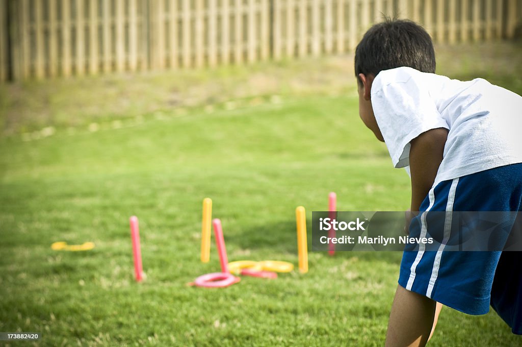 Jeux de l'Enfance - Photo de Lancer de fer à cheval libre de droits