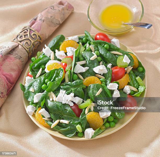 Salada De Espinafre Feta - Fotografias de stock e mais imagens de Alface - Alface, Alimentação Saudável, Almoço