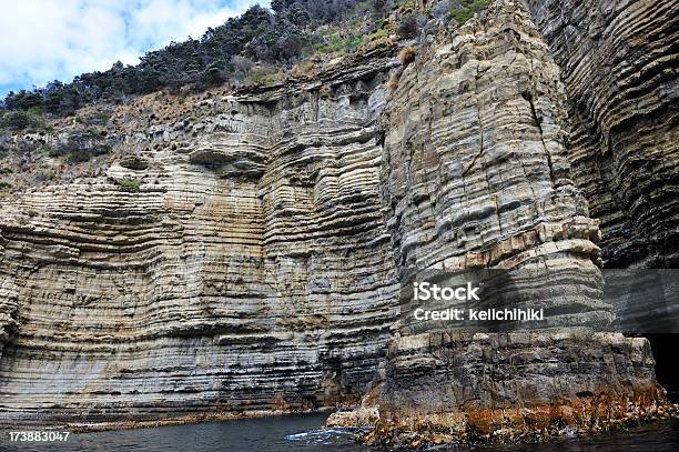 Cliff Foto de stock y más banco de imágenes de Tasmania - Tasmania, Abstracto, Acantilado