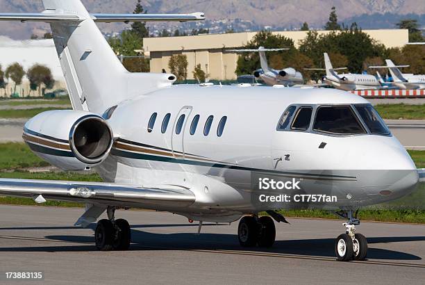 Viaggio Aereo Aziendale - Fotografie stock e altre immagini di Aereo aziendale - Aereo aziendale, Aereo di linea, Aereo privato