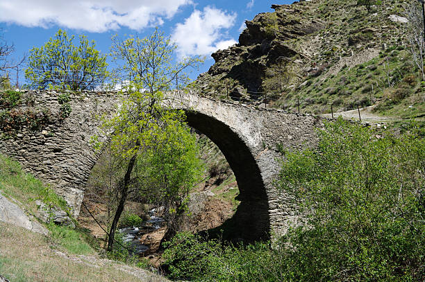 alpujarras mecina bombaron old passerelle - las alpujarras photos et images de collection