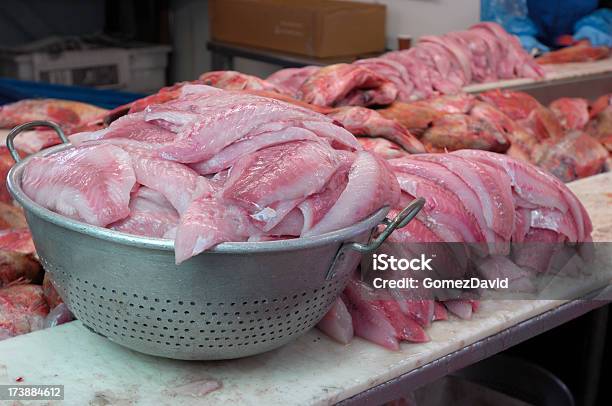 Frischer Roter Schnapper Bereit Für Den Markt Stockfoto und mehr Bilder von Essen zubereiten - Essen zubereiten, Farbbild, Filetiert