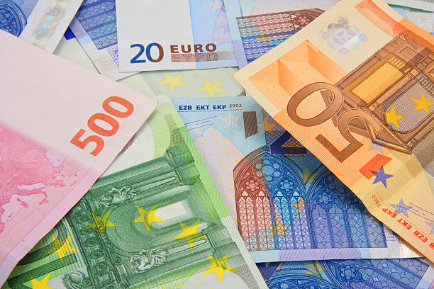 유로 돈을 - five euro banknote european union currency number 5 paper currency 뉴스 사진 이미지