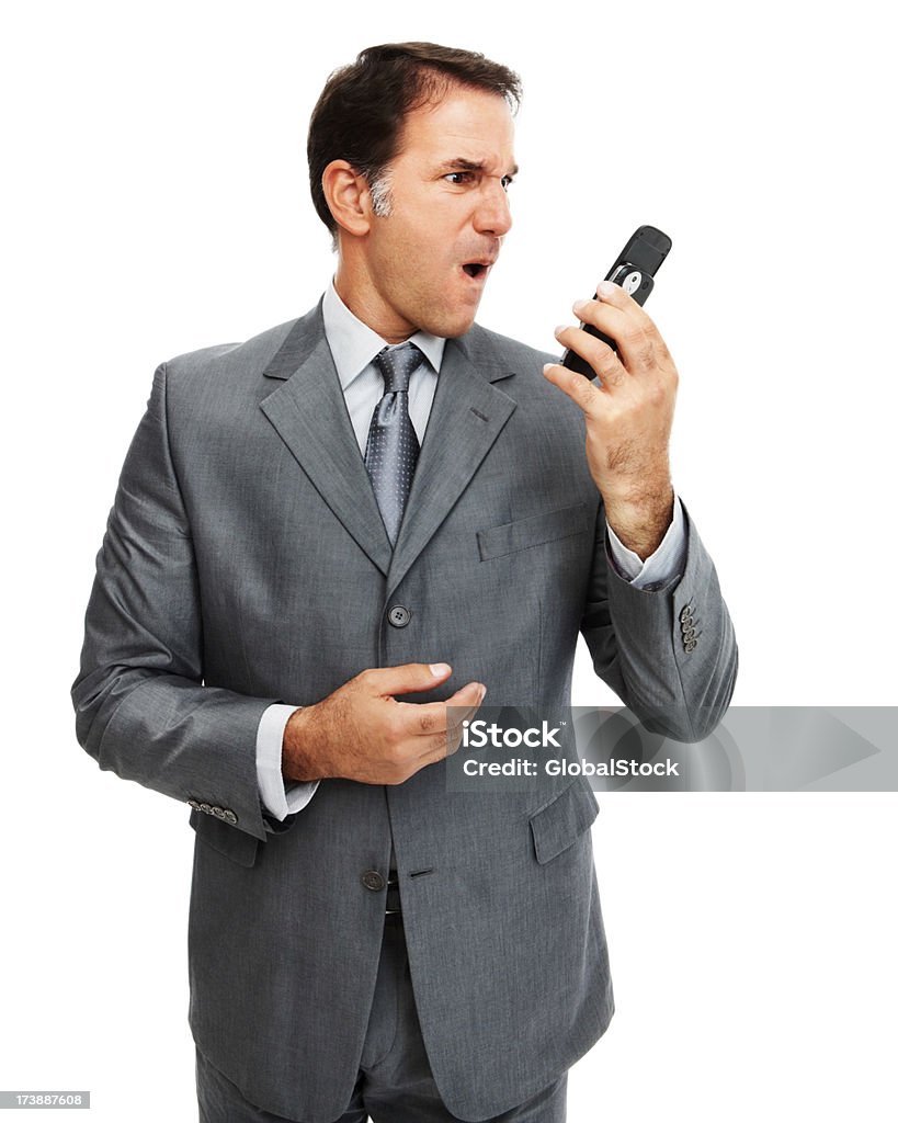 Gros plan d'un homme d'affaires regardant les peaux irritées pour téléphone portable - Photo de 40-44 ans libre de droits