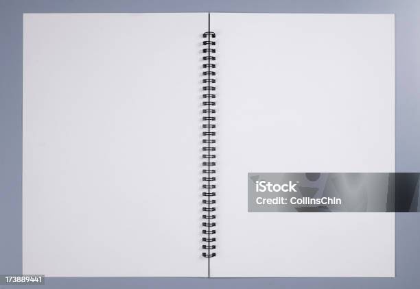 Cuaderno De Notas Foto de stock y más banco de imágenes de Abierto - Abierto, Alambre, Artículo de papelería