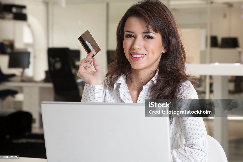 Femme d'affaires de shopping en ligne - Photo de Achat à domicile libre de droits