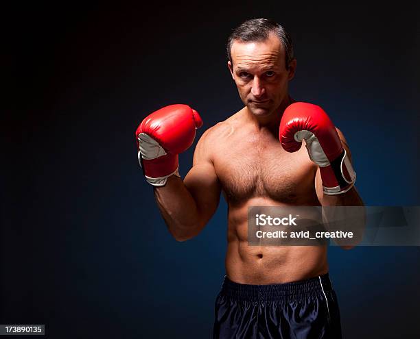 의도 Boxer 세로는 40-49세에 대한 스톡 사진 및 기타 이미지 - 40-49세, 남자, 억셈