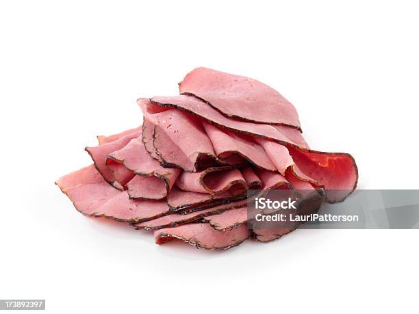 Fatias De Montreal Carne Fumada - Fotografias de stock e mais imagens de Carnes frias - Carnes frias, Pilha - Arranjo, Alimentação Não-saudável