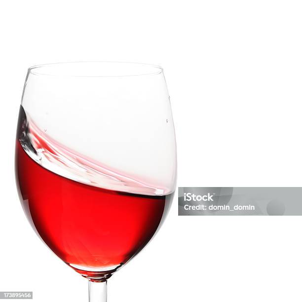 Бокал Красного Вина Изолированные На Белом — стоковые фотографии и другие картинки Алкоголь - напиток - Алкоголь - напиток, Без людей, Белое вино