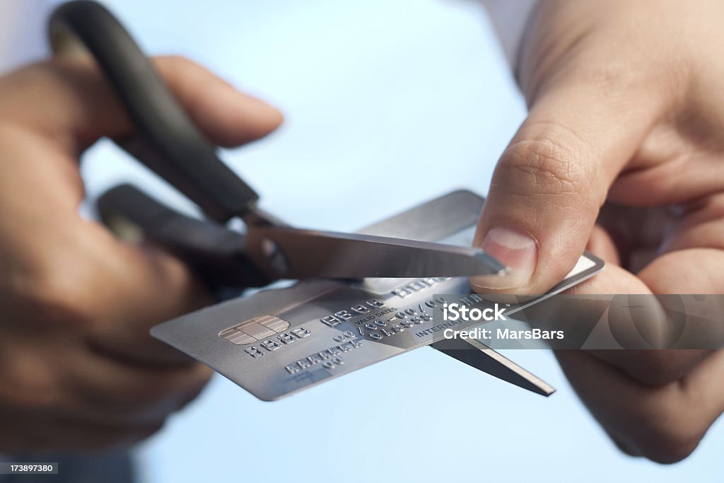 はさみカティングクレジットカード - クレジットカードのロイヤリティフリーストックフォト