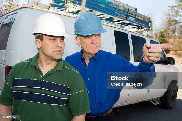 Foto de Trabalhadores De Construção e mais fotos de stock de 30 Anos - 30 Anos, 40-49 anos, 60 Anos